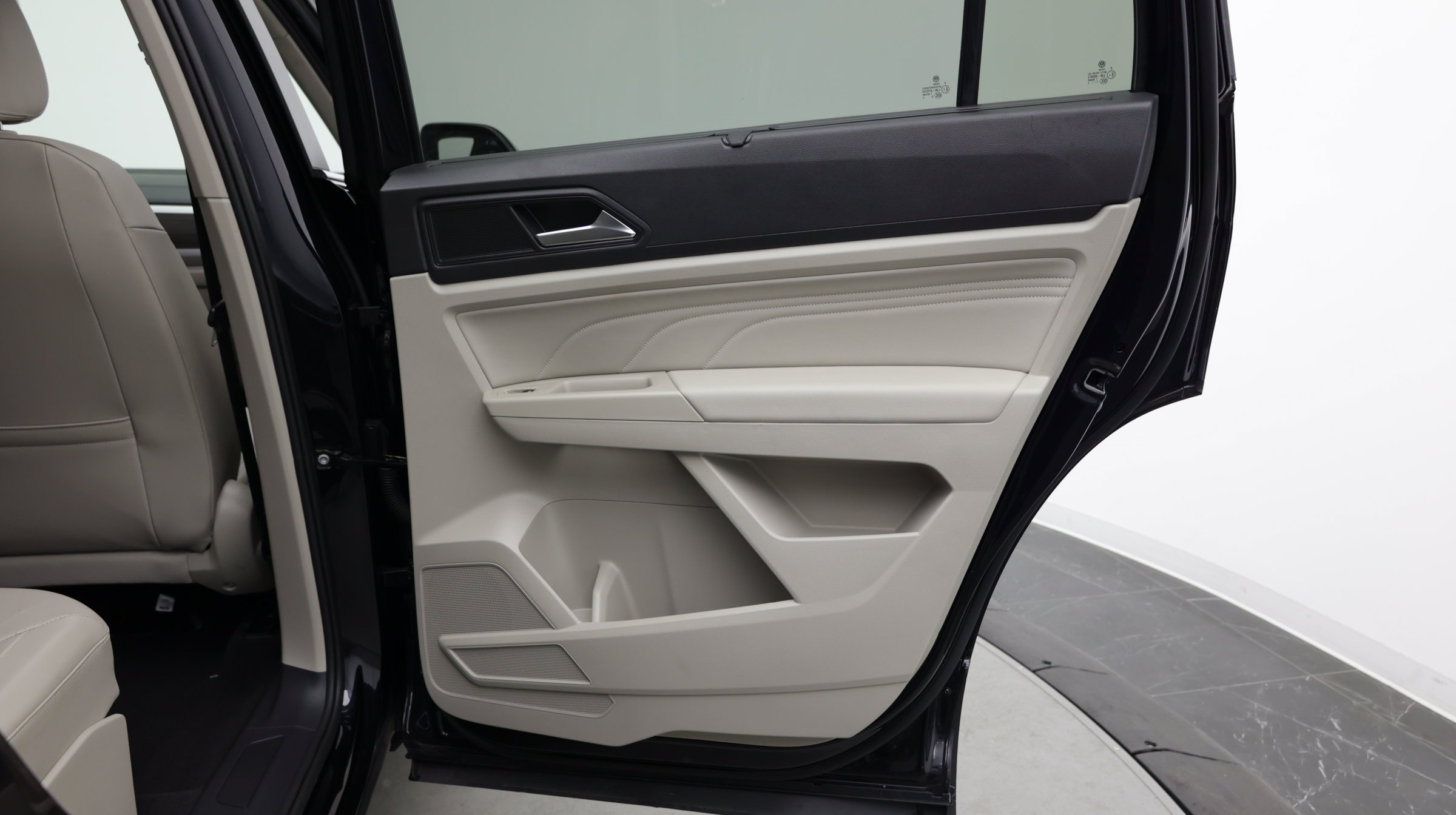 Used 2023 Volkswagen Atlas SE FWD image 34