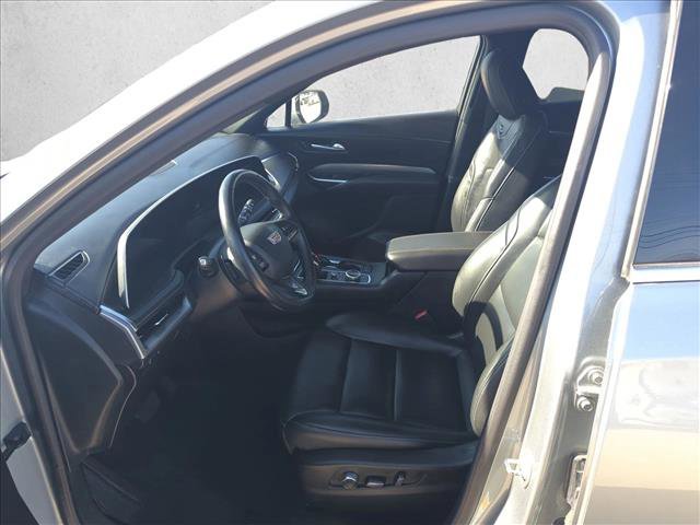 Used 2025 Cadillac XT4 Premium Luxury image 15