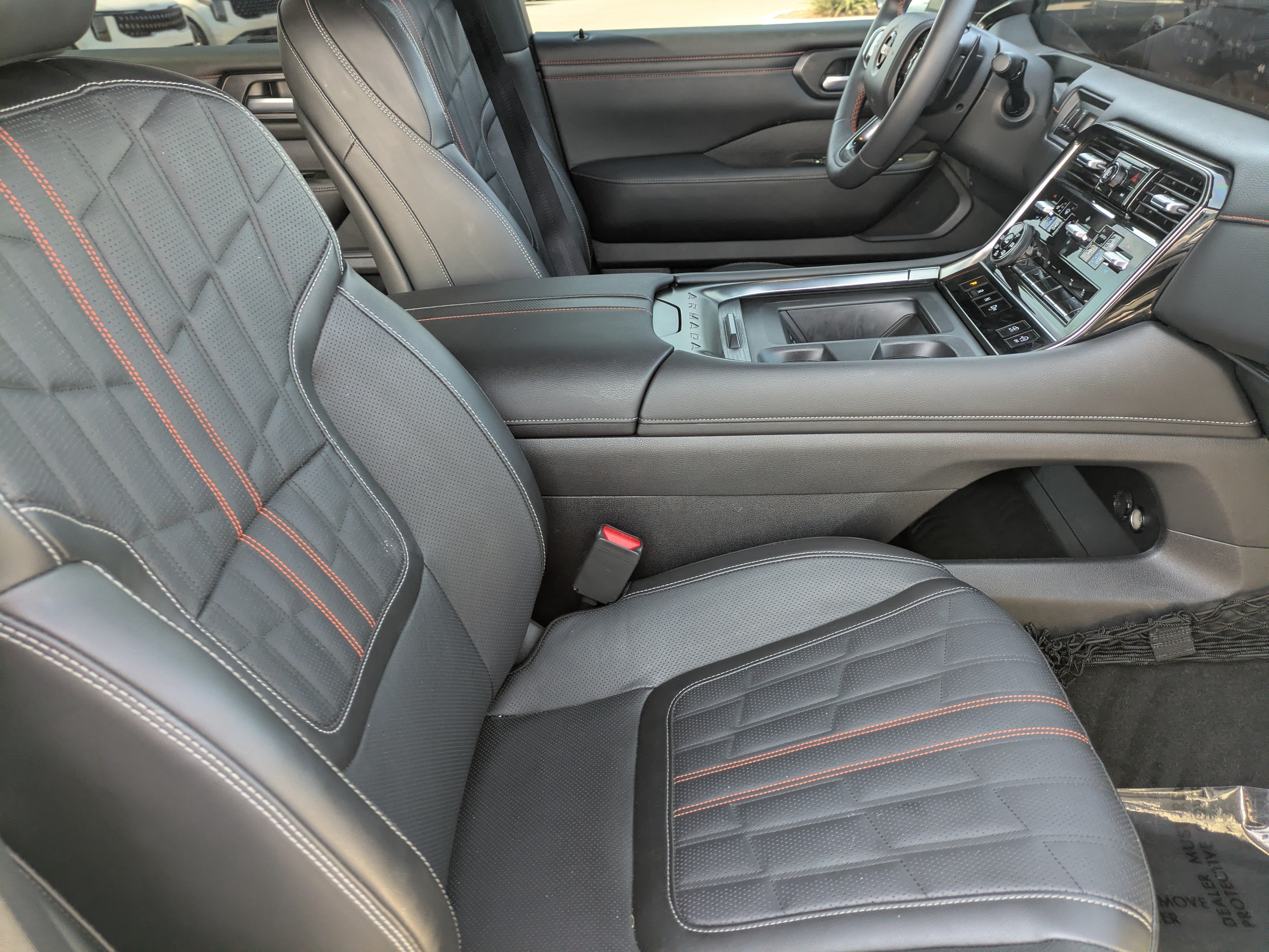 Used 2025 Nissan Armada PRO-4X w/ Pro-4X Premium Package AWD/4WD image 12