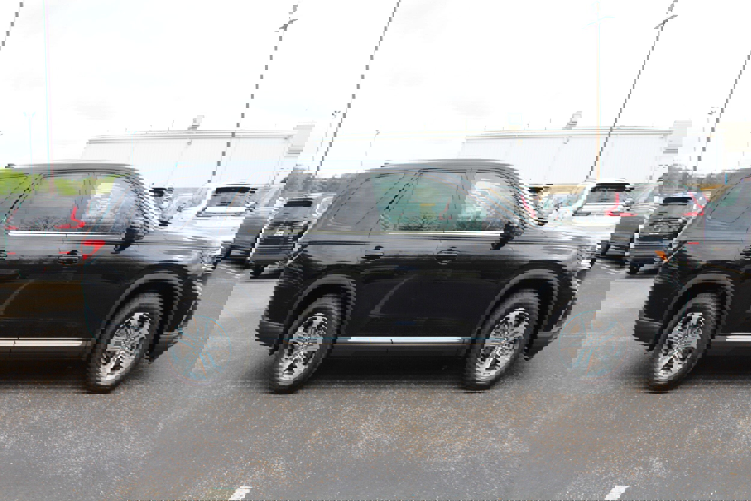 New 2025 Honda Pilot EX-L image 3