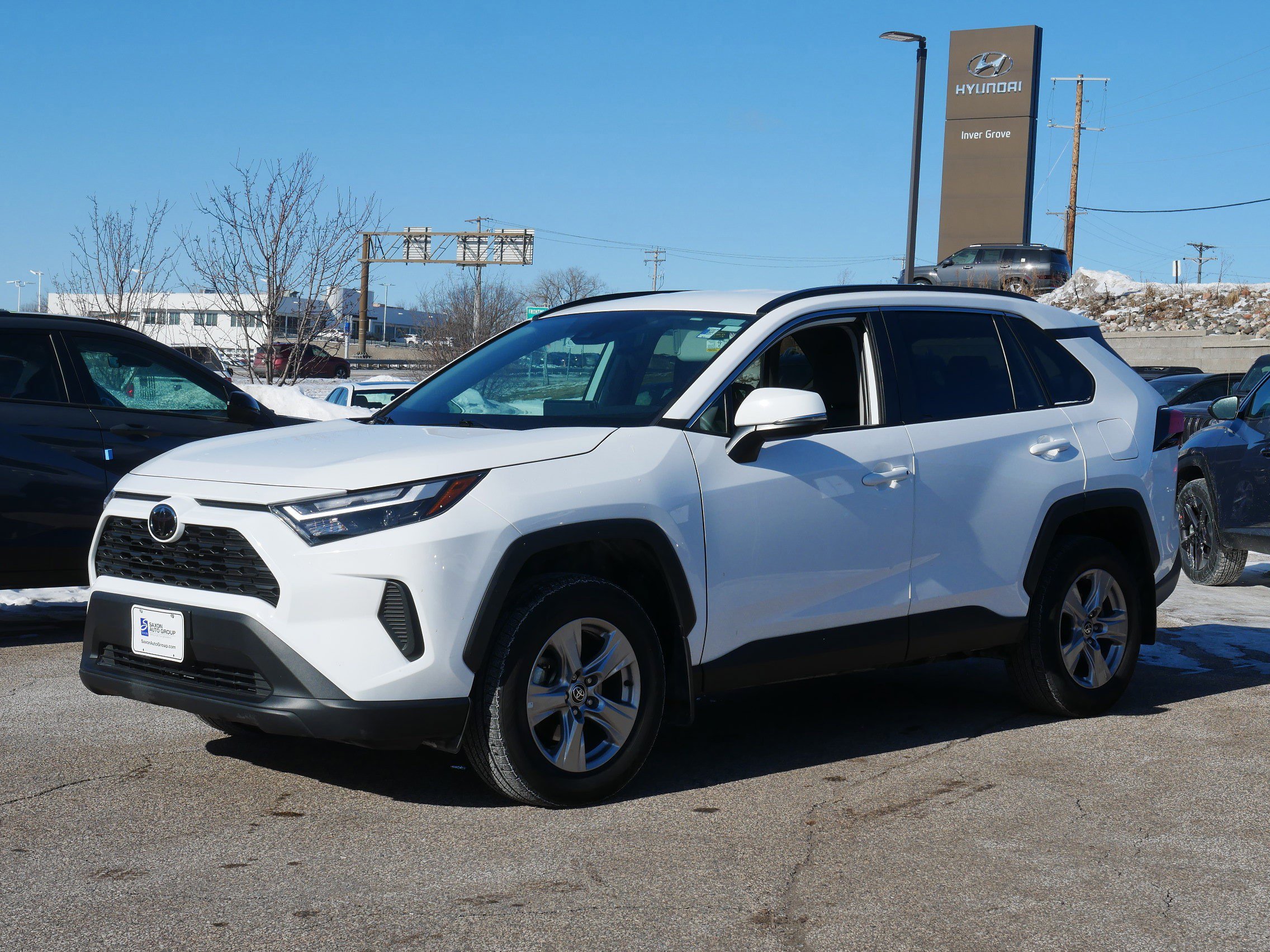 Used 2023 Toyota RAV4 XLE image 2