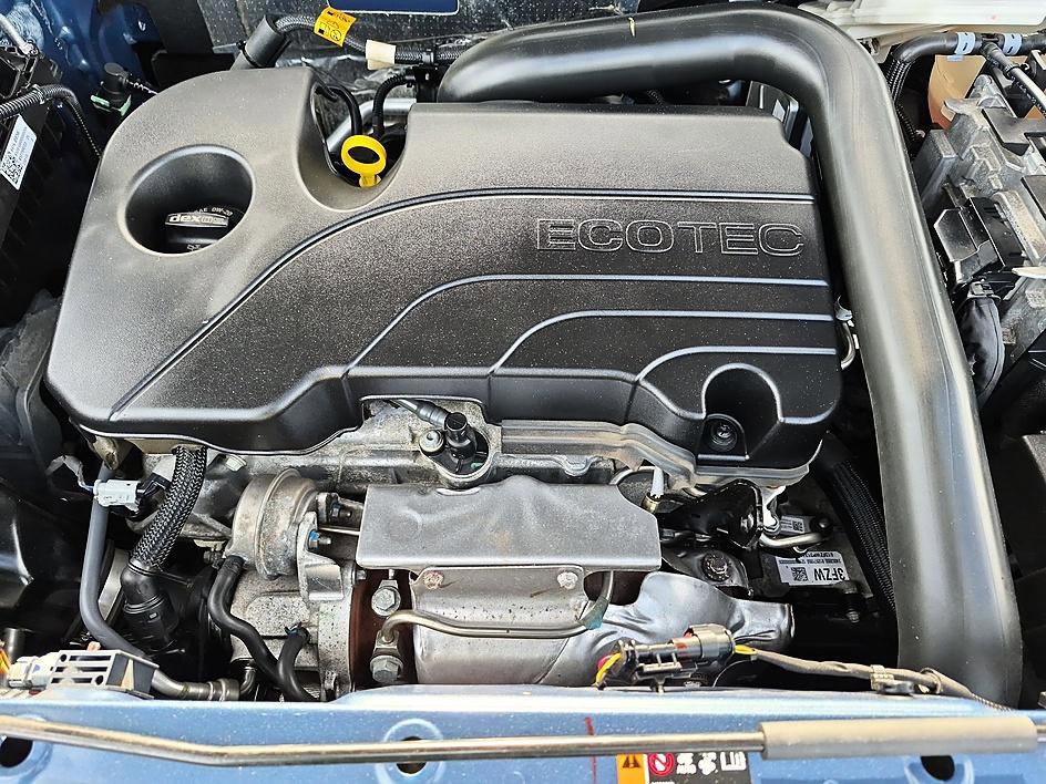 Used 2024 Chevrolet Equinox LT w/ LPO, Floor Liner Package AWD/4WD image 35