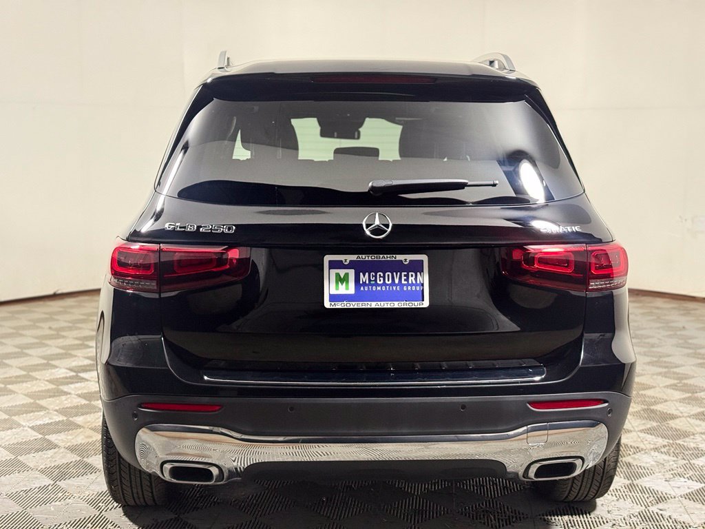 Used 2023 Mercedes-Benz GLB 250 4MATIC w/ Premium Package image 5