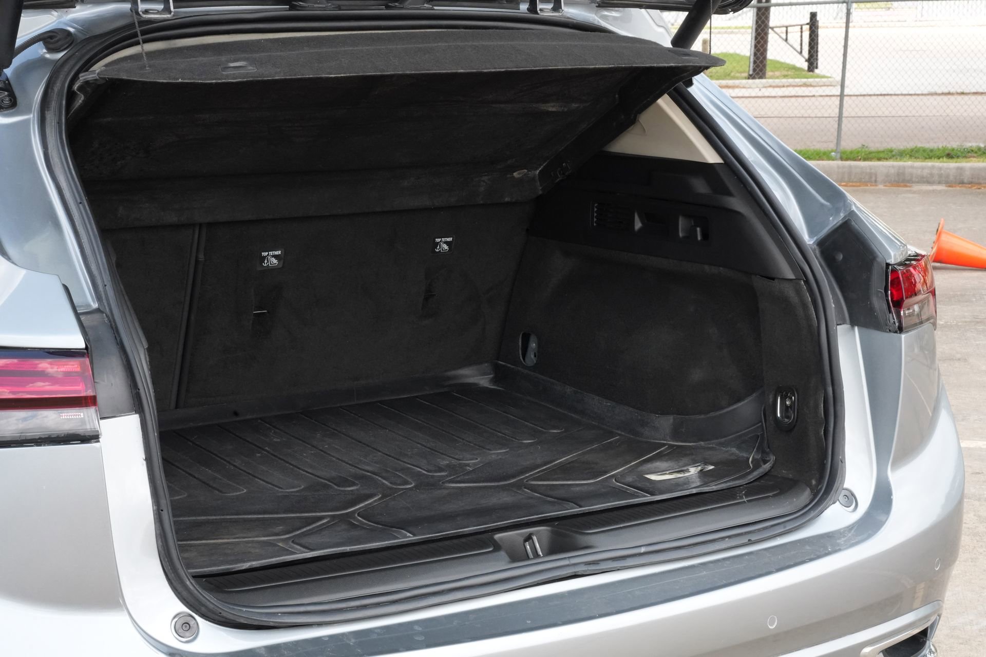 Used 2023 Buick Envision Essence w/ Sport Touring Package image 22