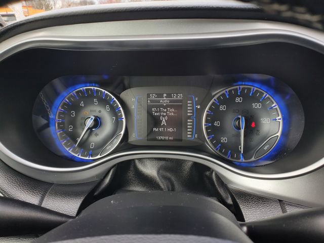 Used 2019 Chrysler Pacifica Touring Plus w/ S Appearance Package FWD image 16