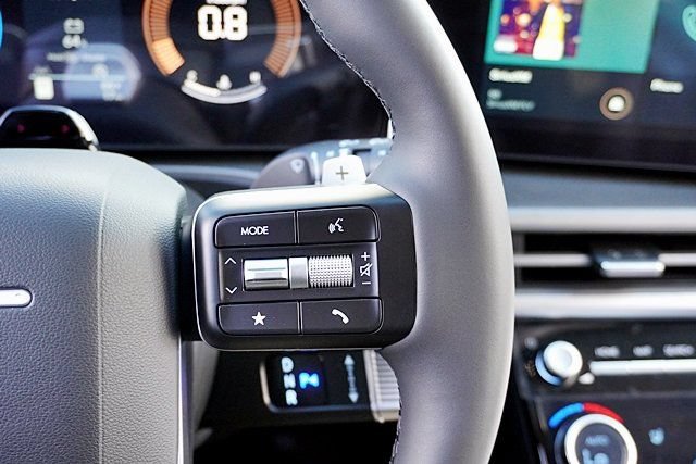 New 2026 Hyundai Santa Fe SEL FWD image 39