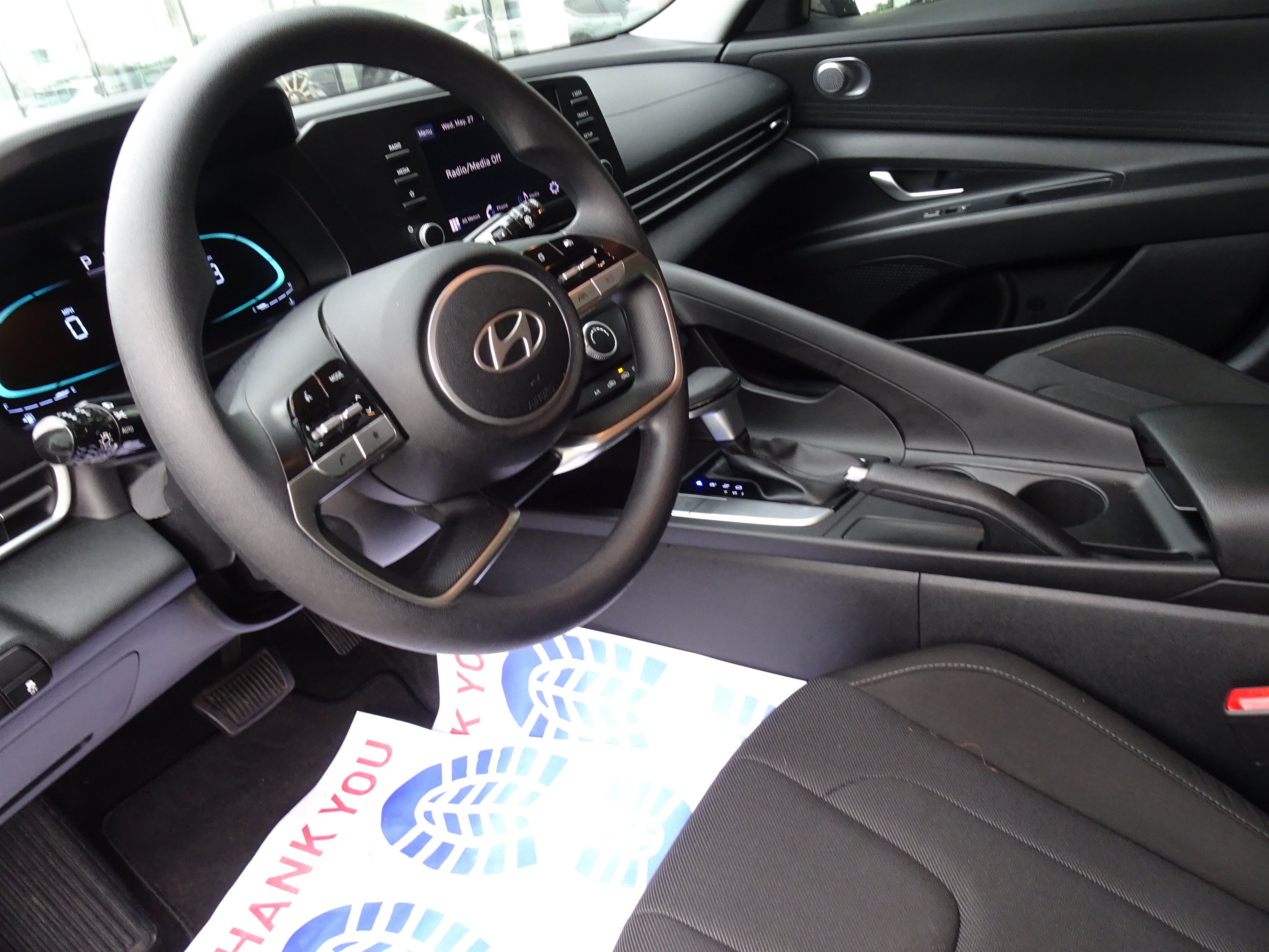Used 2024 Hyundai Elantra SE FWD image 10