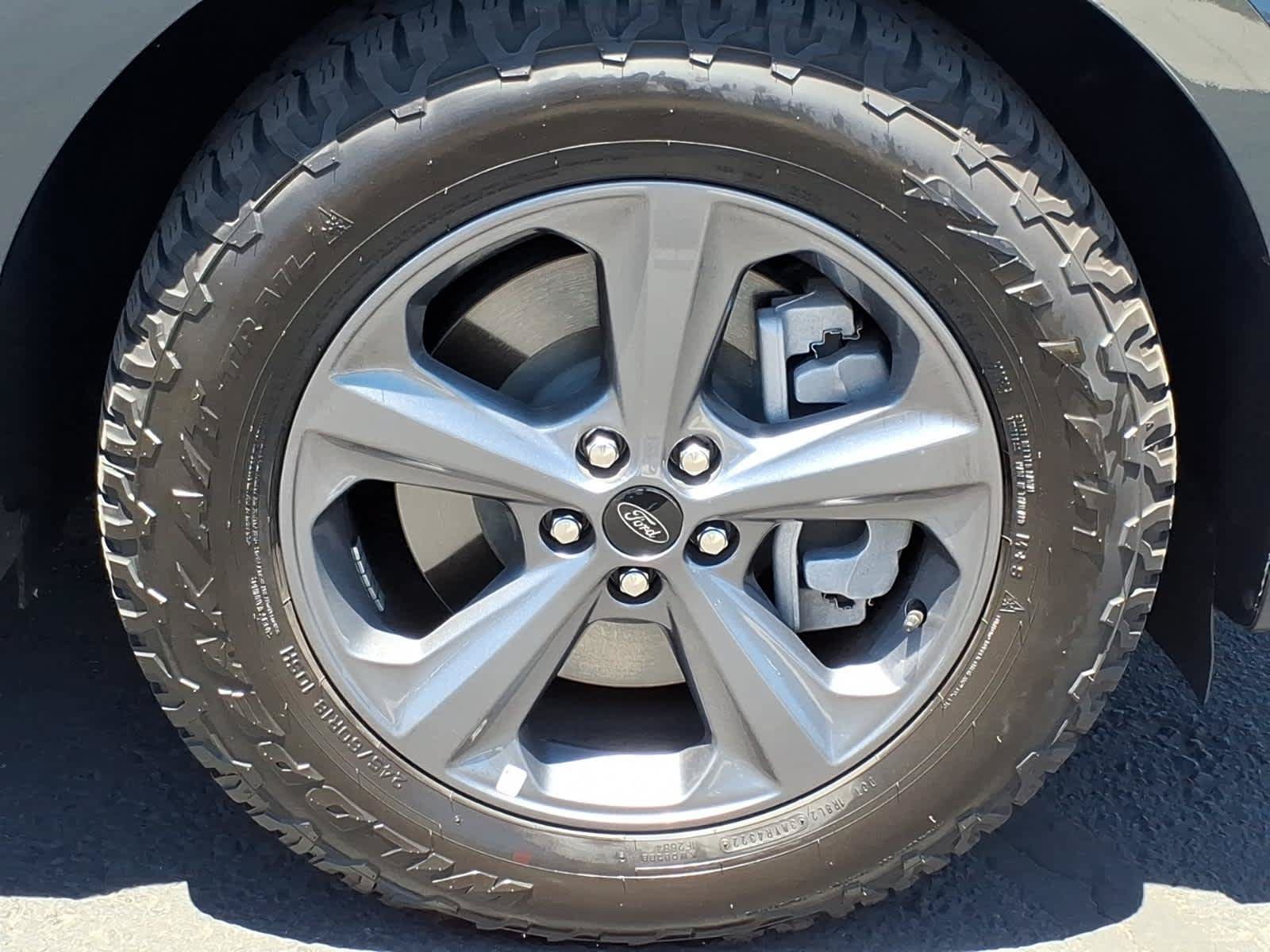 Used 2024 Ford Edge SEL w/ Sport Appearance Package AWD/4WD image 9