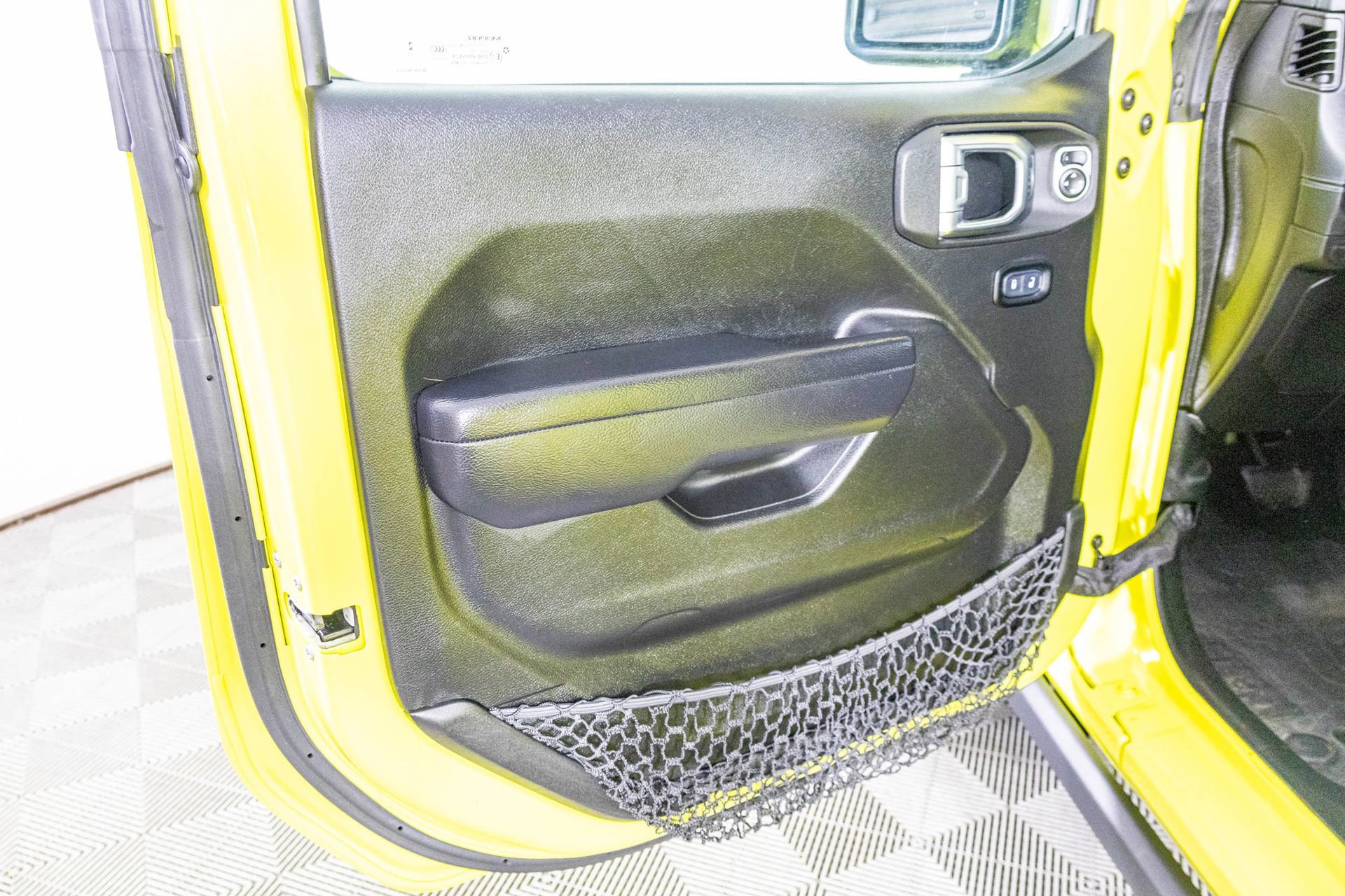 Used 2024 Jeep Wrangler Unlimited Rubicon w/ Convenience Group image 16