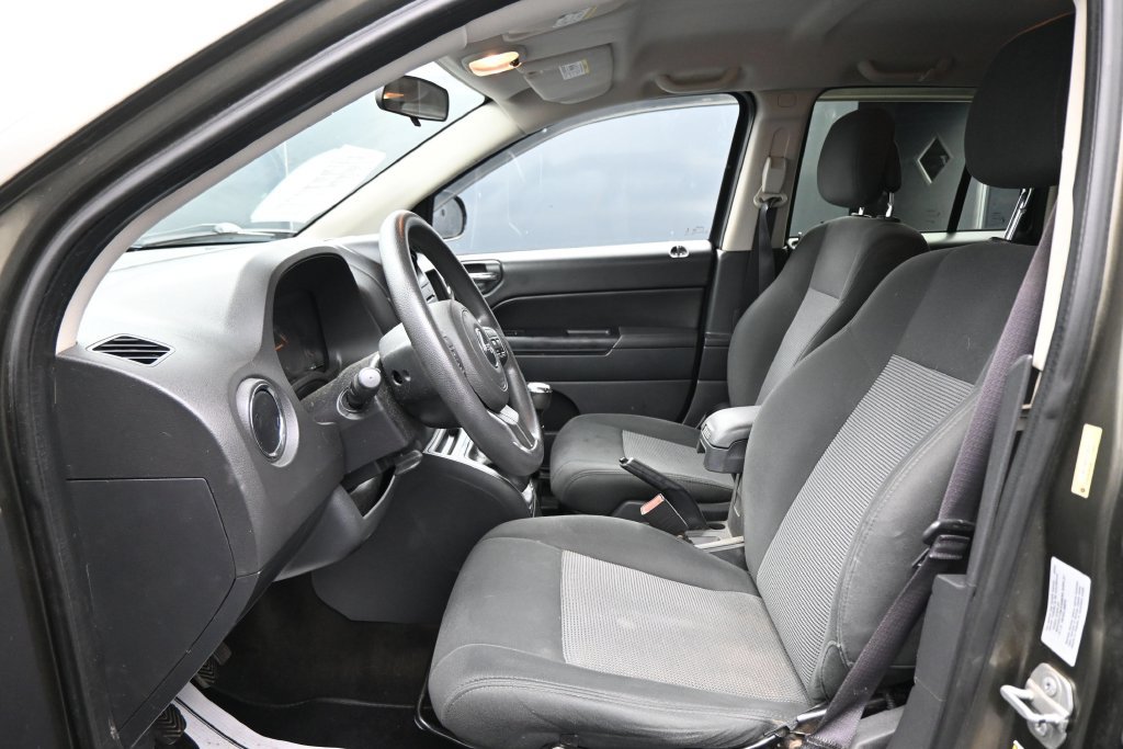 Used 2015 Jeep Compass Sport w/ Power Value Group AWD/4WD image 9