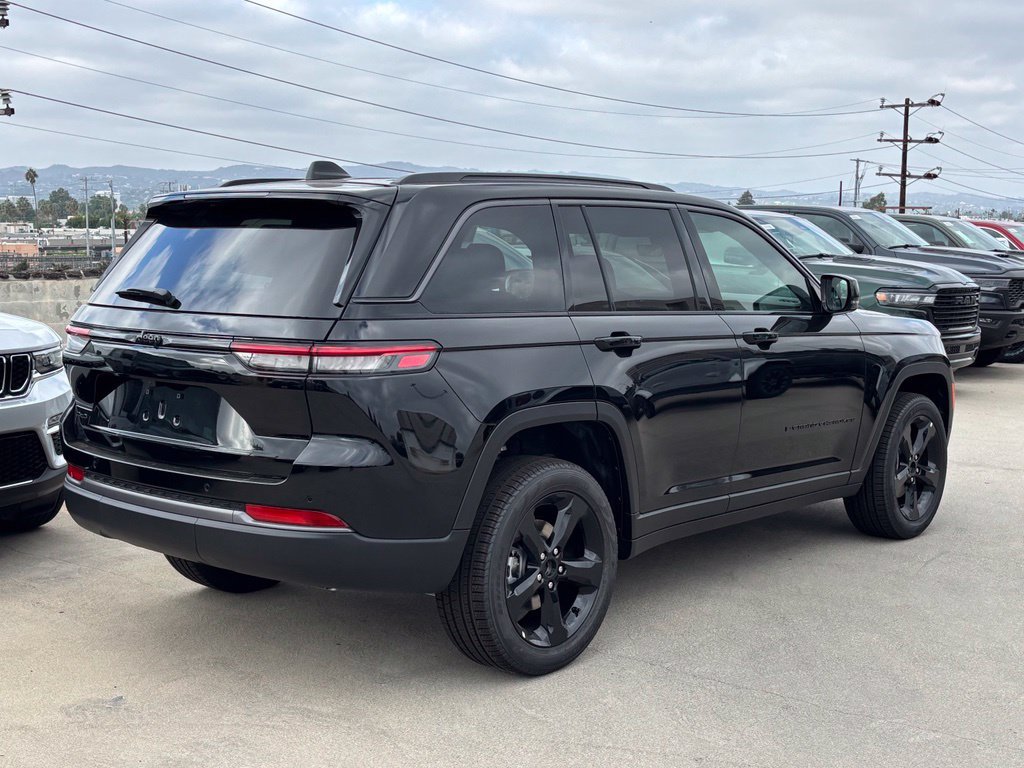 New 2027 Jeep Grand Cherokee Limited AWD/4WD image 3