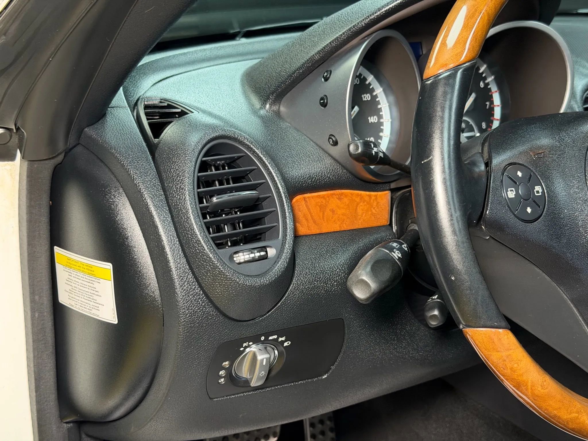 Used 2011 Mercedes-Benz SLK 300 image 24