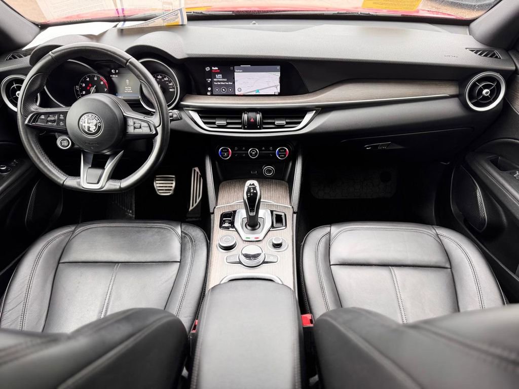 Used 2023 Alfa Romeo Stelvio Ti AWD/4WD image 12