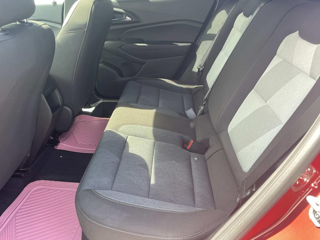 Used 2024 Chevrolet Trax RS w/ Sunroof Package FWD image 12