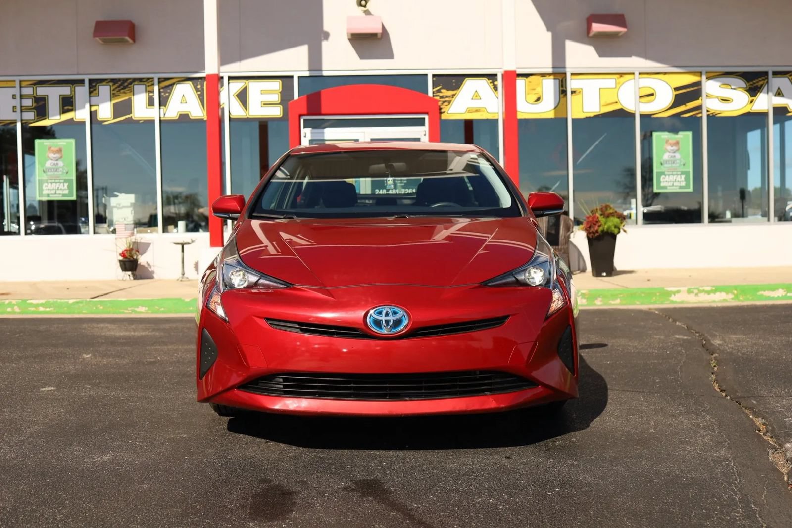 Used 2016 Toyota Prius Two FWD image 2