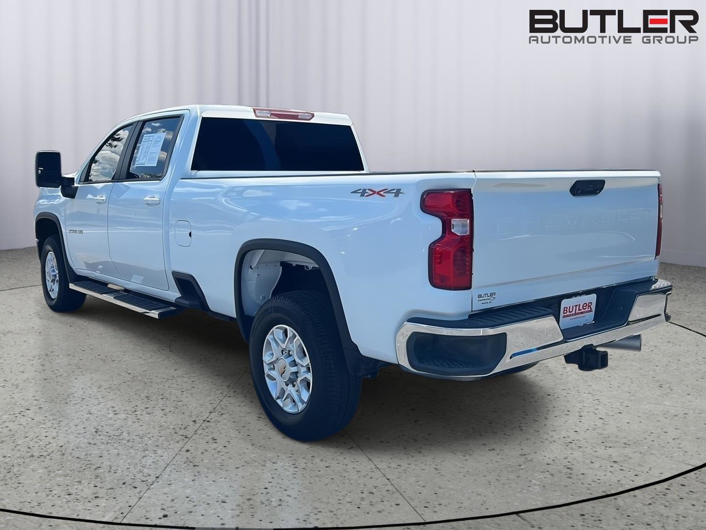 Used 2022 Chevrolet Silverado 2500 LT w/ Fleet Comfort Package AWD/4WD image 4