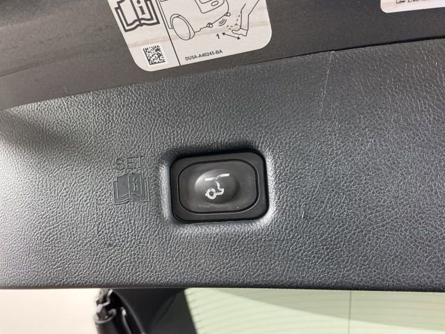 Used 2018 Lincoln MKX Reserve w/ Driver Assistance Package image 32
