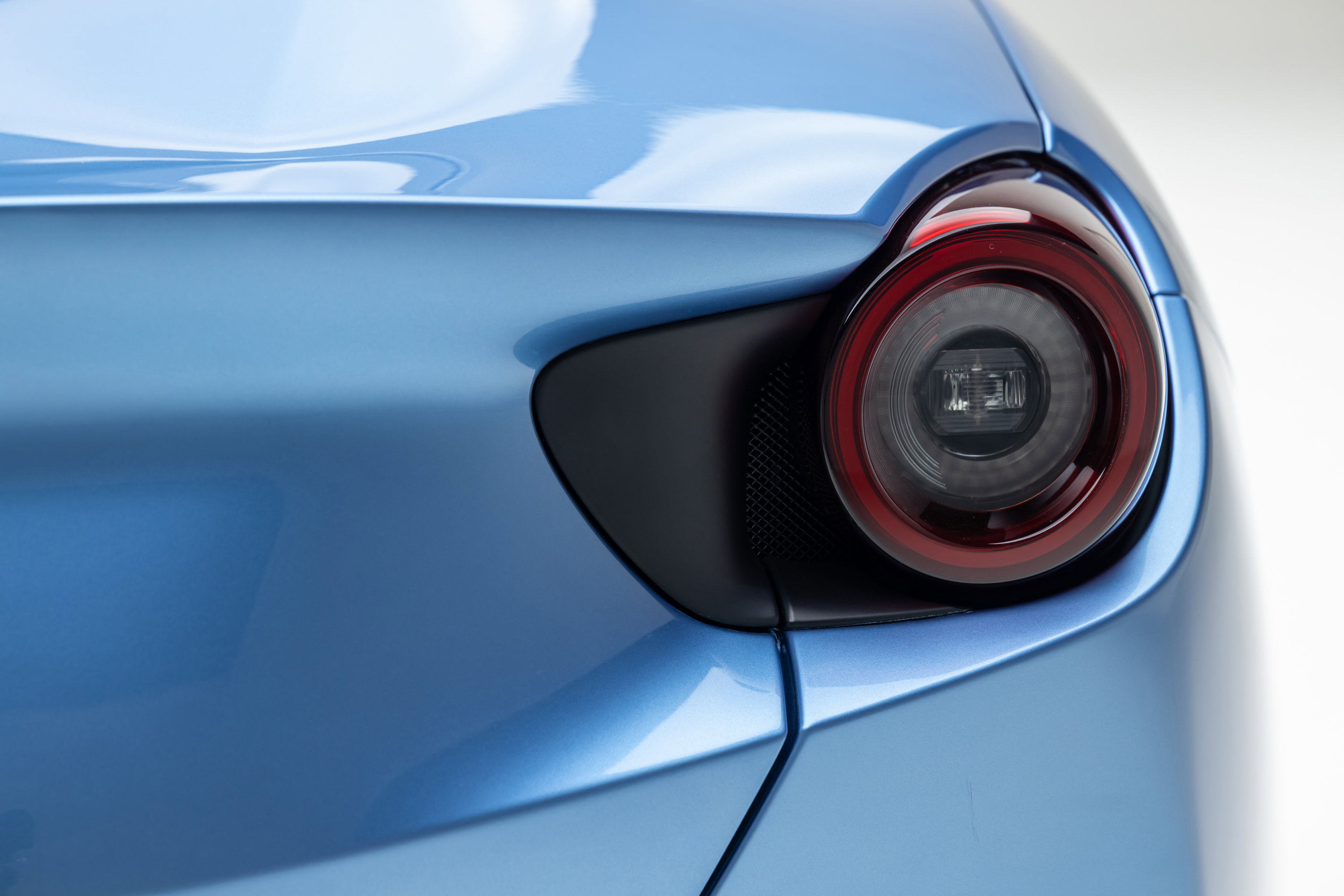 Certified 2020 Ferrari Portofino RWD image 25