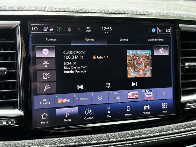 Used 2025 Chrysler Pacifica Limited FWD image 14