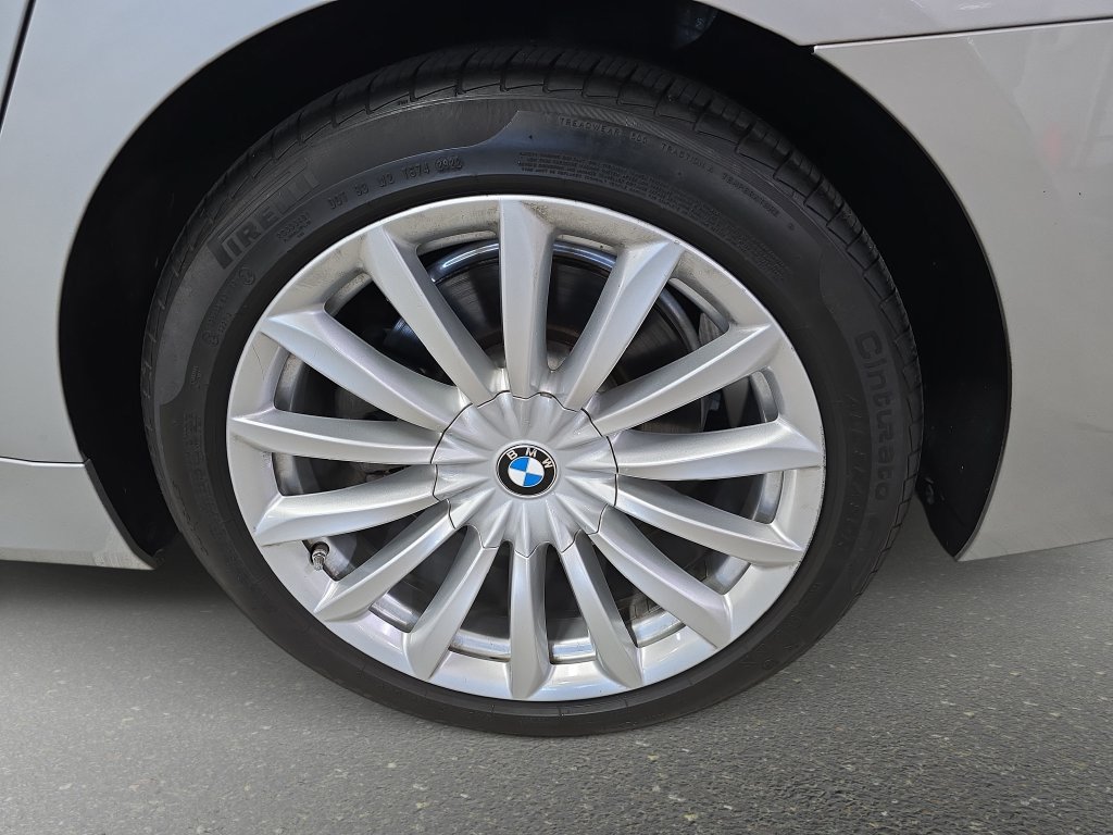 Used 2020 BMW 740i RWD image 29