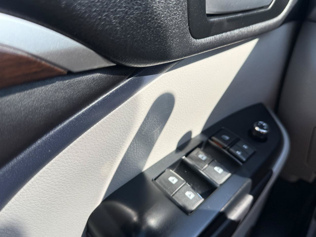 Used 2016 Toyota Highlander Limited AWD/4WD image 31