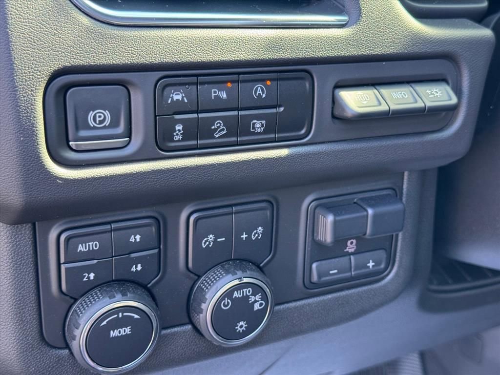 Used 2024 Chevrolet Suburban Premier w/ Premium Package image 20