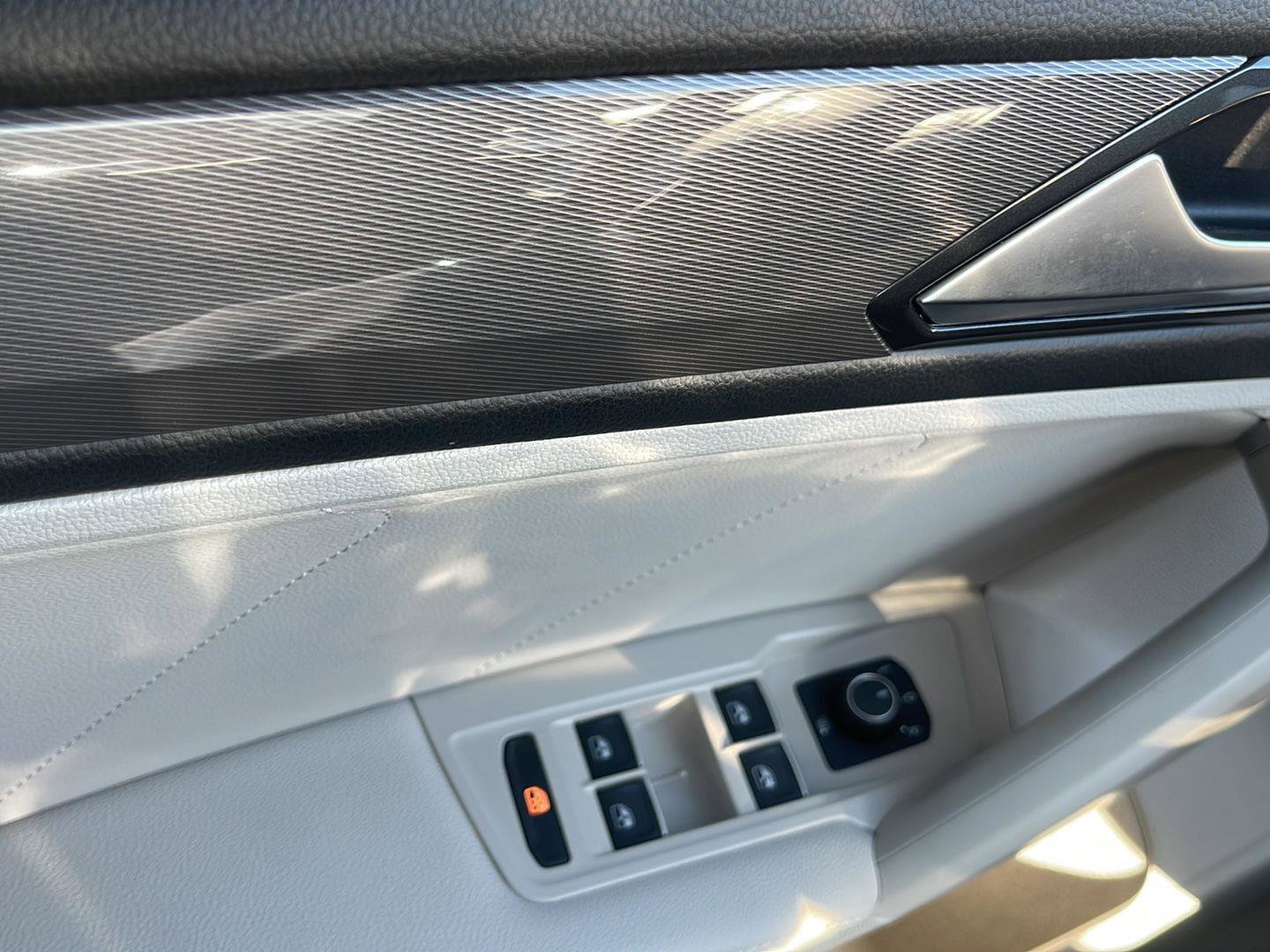 Used 2023 Volkswagen Tiguan SE w/ Panoramic Sunroof Package image 31