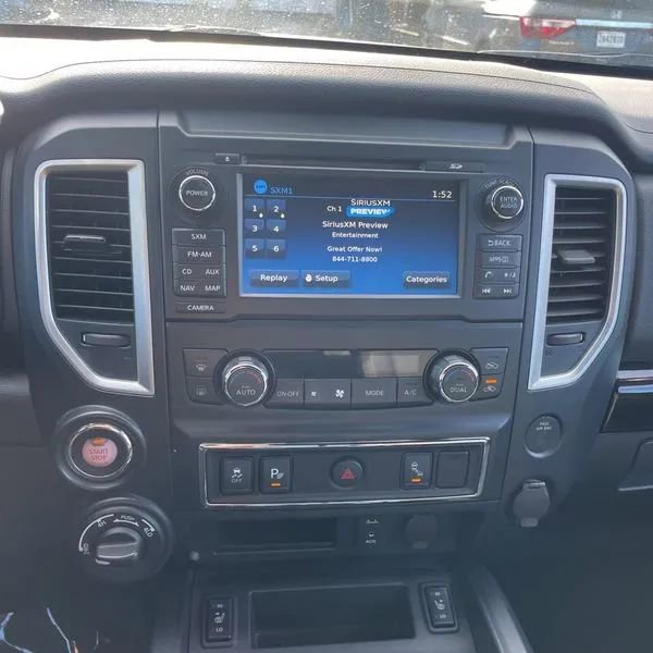 Used 2018 Nissan Titan SV w/ SV Convenience Package image 15