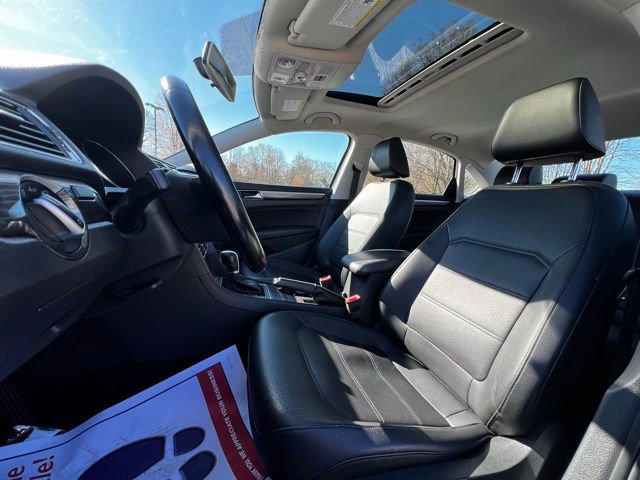 Used 2018 Volkswagen Passat 2.0T SE image 40