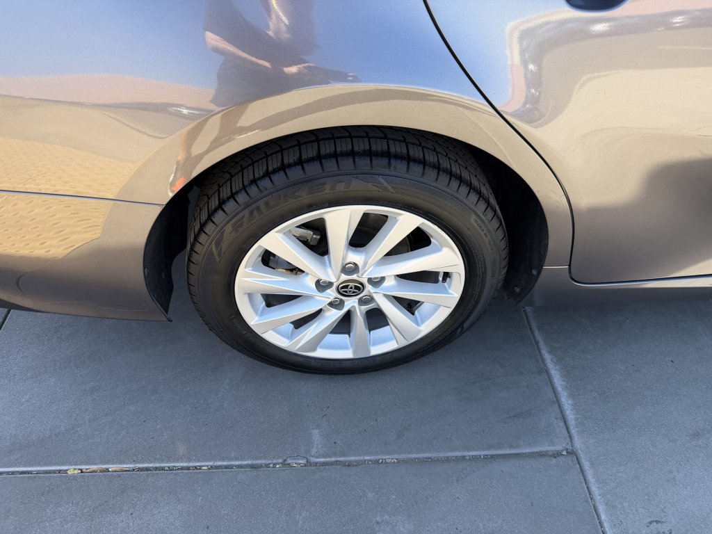 Used 2021 Toyota Camry LE image 15