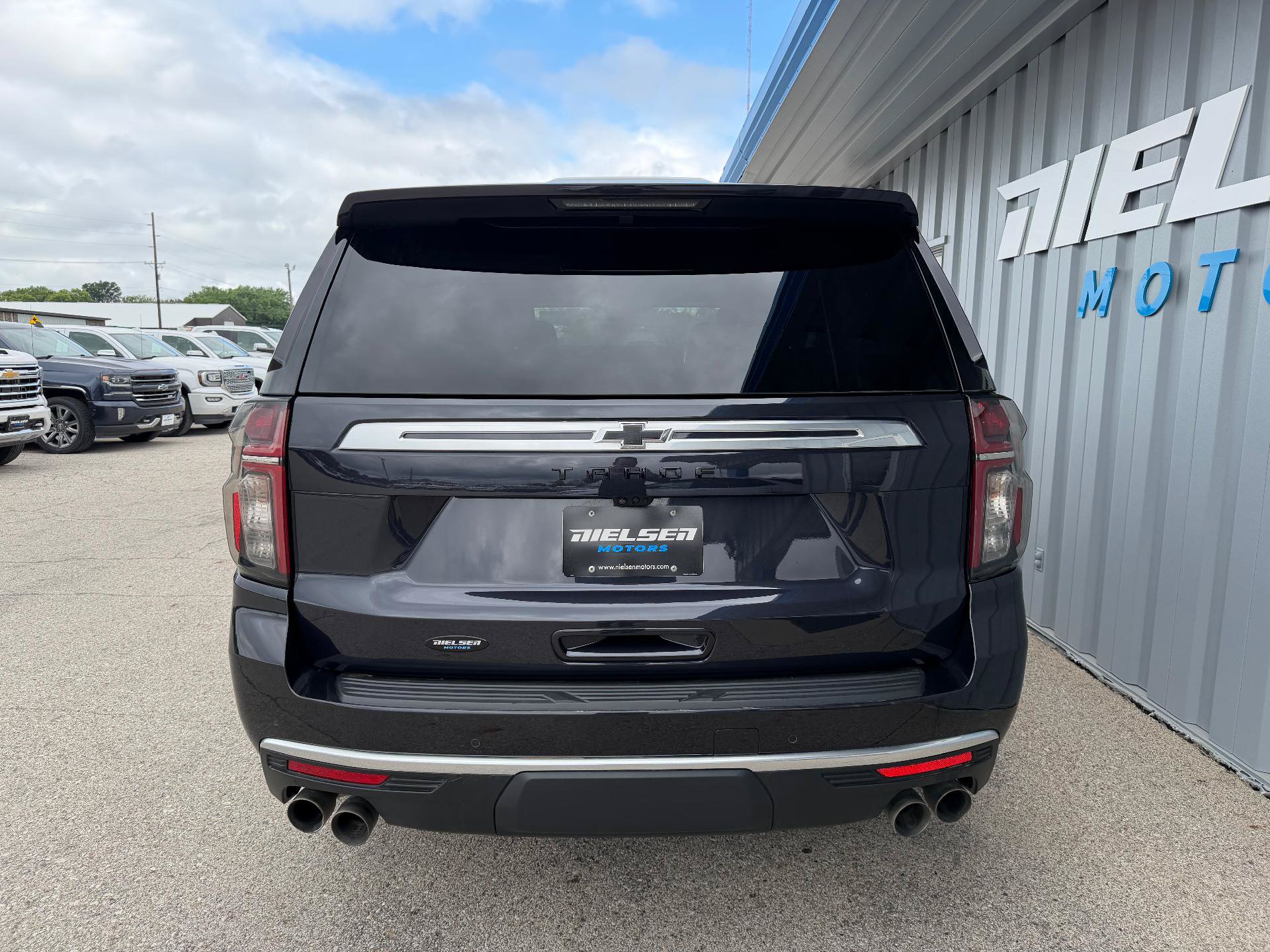 Used 2024 Chevrolet Tahoe High Country AWD/4WD image 7