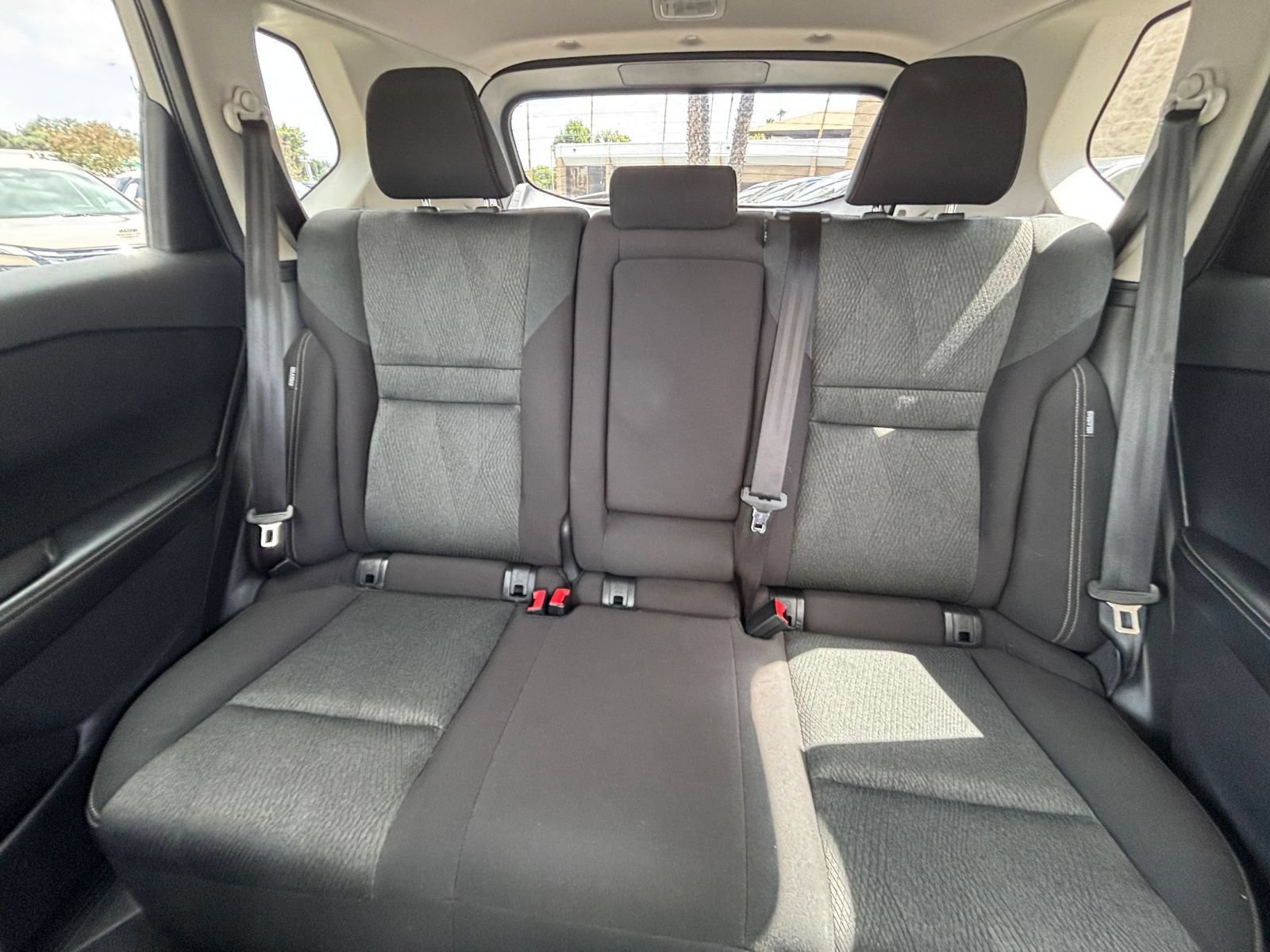 Used 2025 Nissan Rogue SV FWD image 40