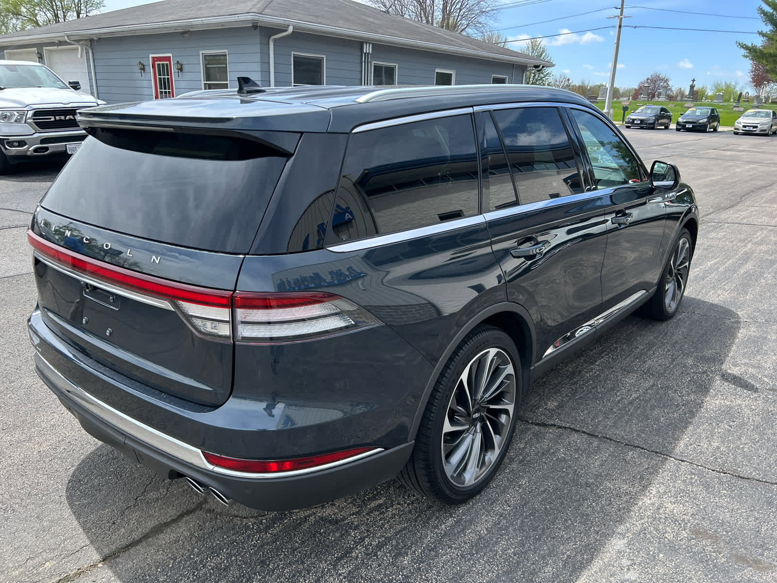 Used 2022 Lincoln Aviator Reserve w/ Equipment Group 201A AWD/4WD image 7