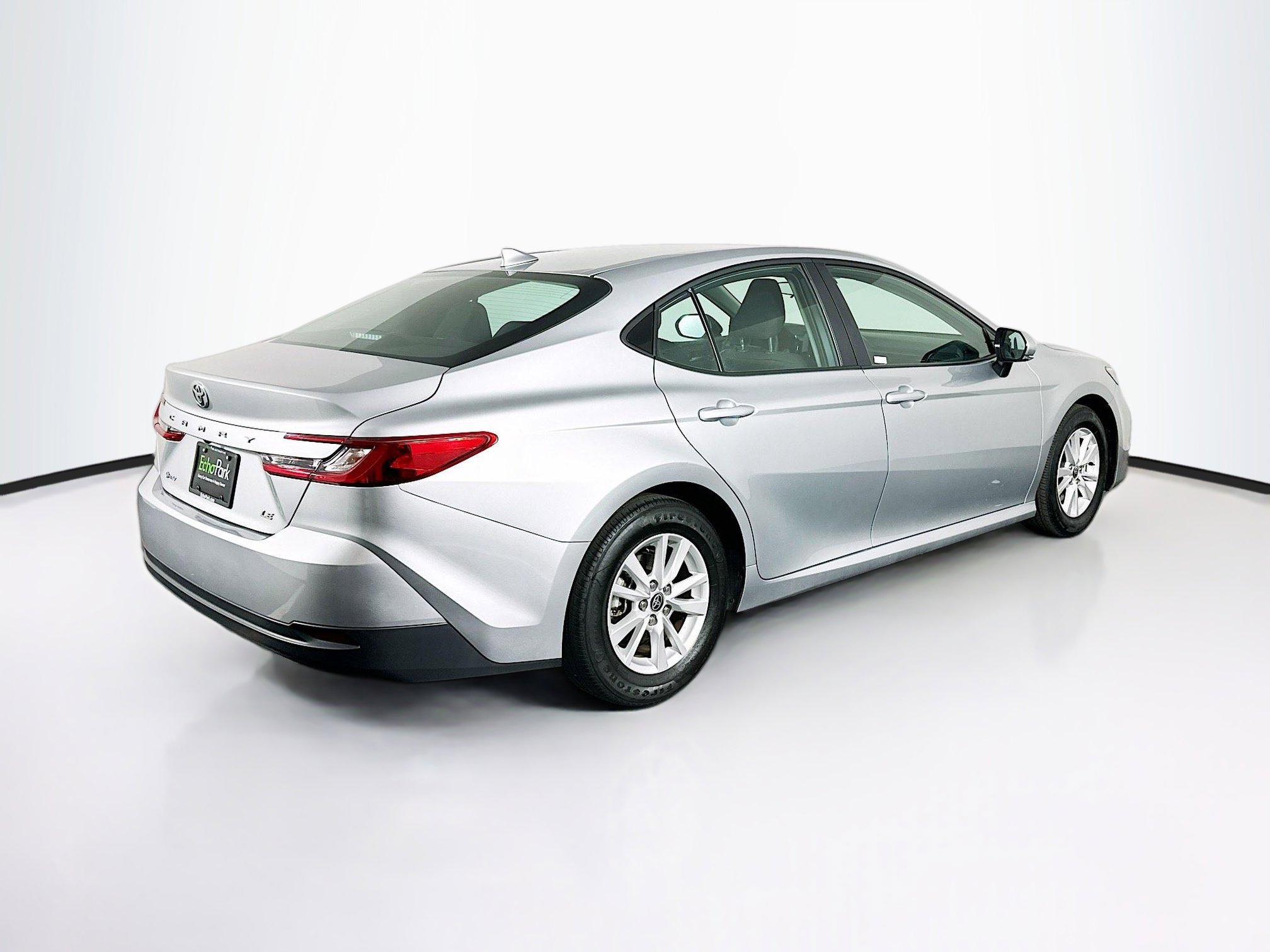 Used 2025 Toyota Camry LE image 9