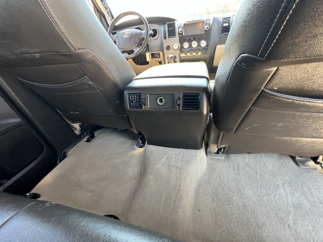 Used 2010 Toyota Tundra 4x4 CrewMax image 32