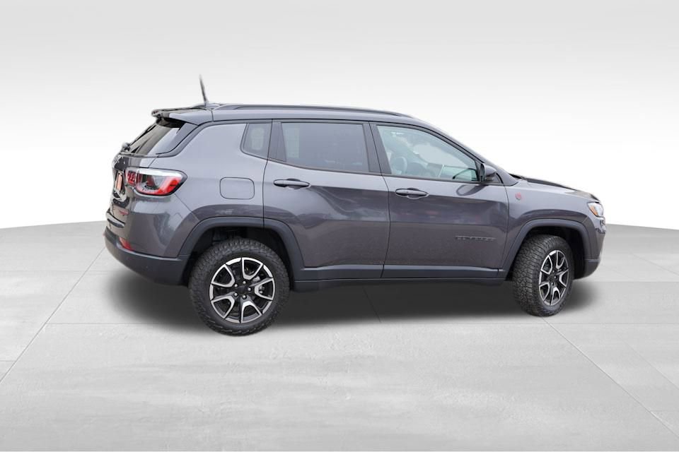 Certified 2024 Jeep Compass Trailhawk w/ Trailhawk Convenience Group image 5