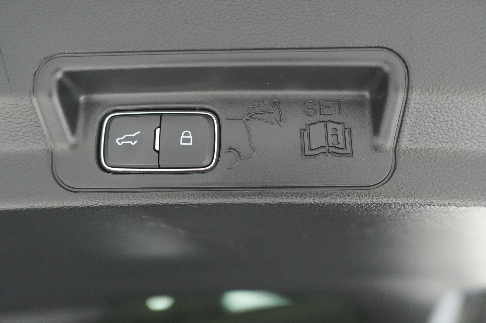 Used 2025 Ford Explorer ST-Line w/ Premium Package RWD image 33