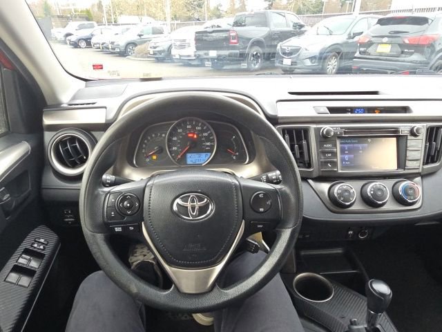 Used 2015 Toyota RAV4 LE image 18