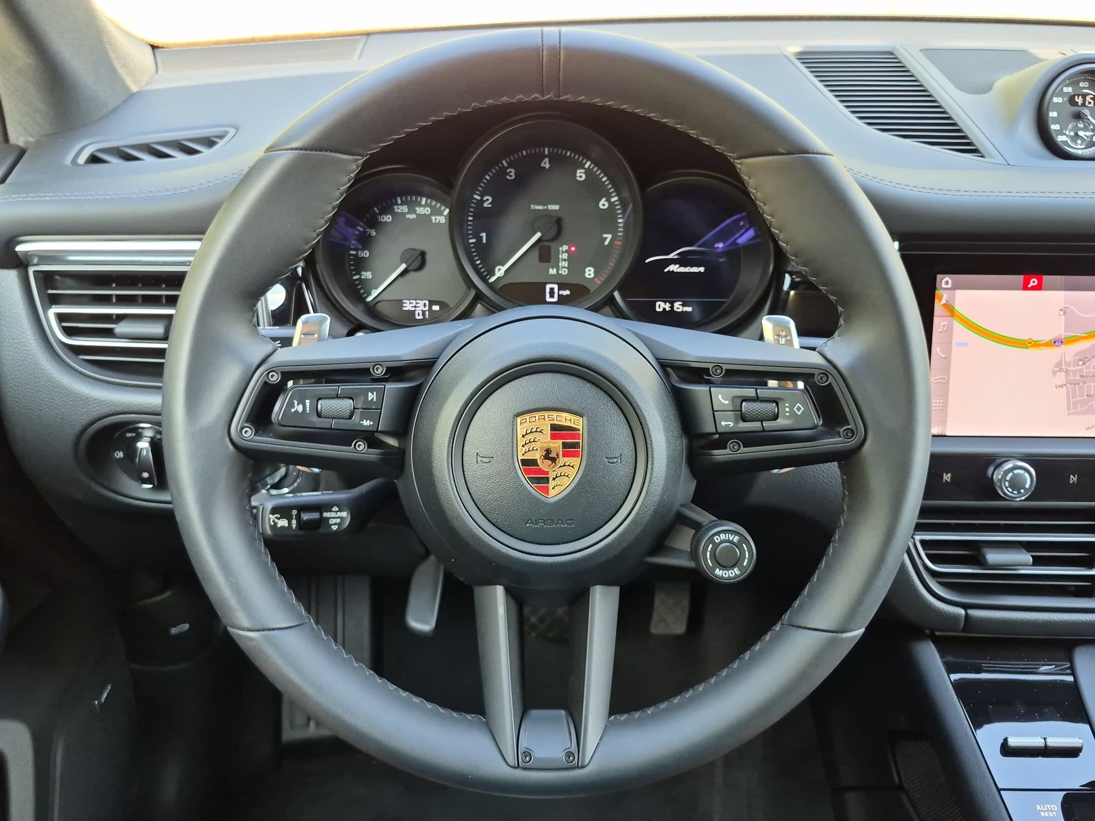 Used 2026 Porsche Macan AWD/4WD image 7