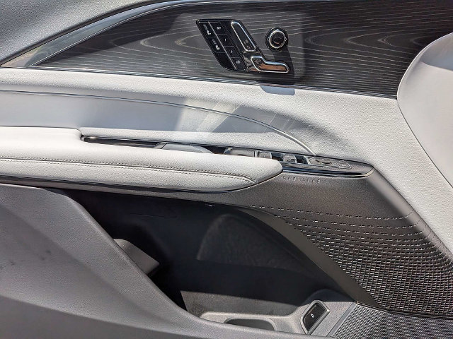 Certified 2024 Cadillac Lyriq Luxury AWD/4WD image 31