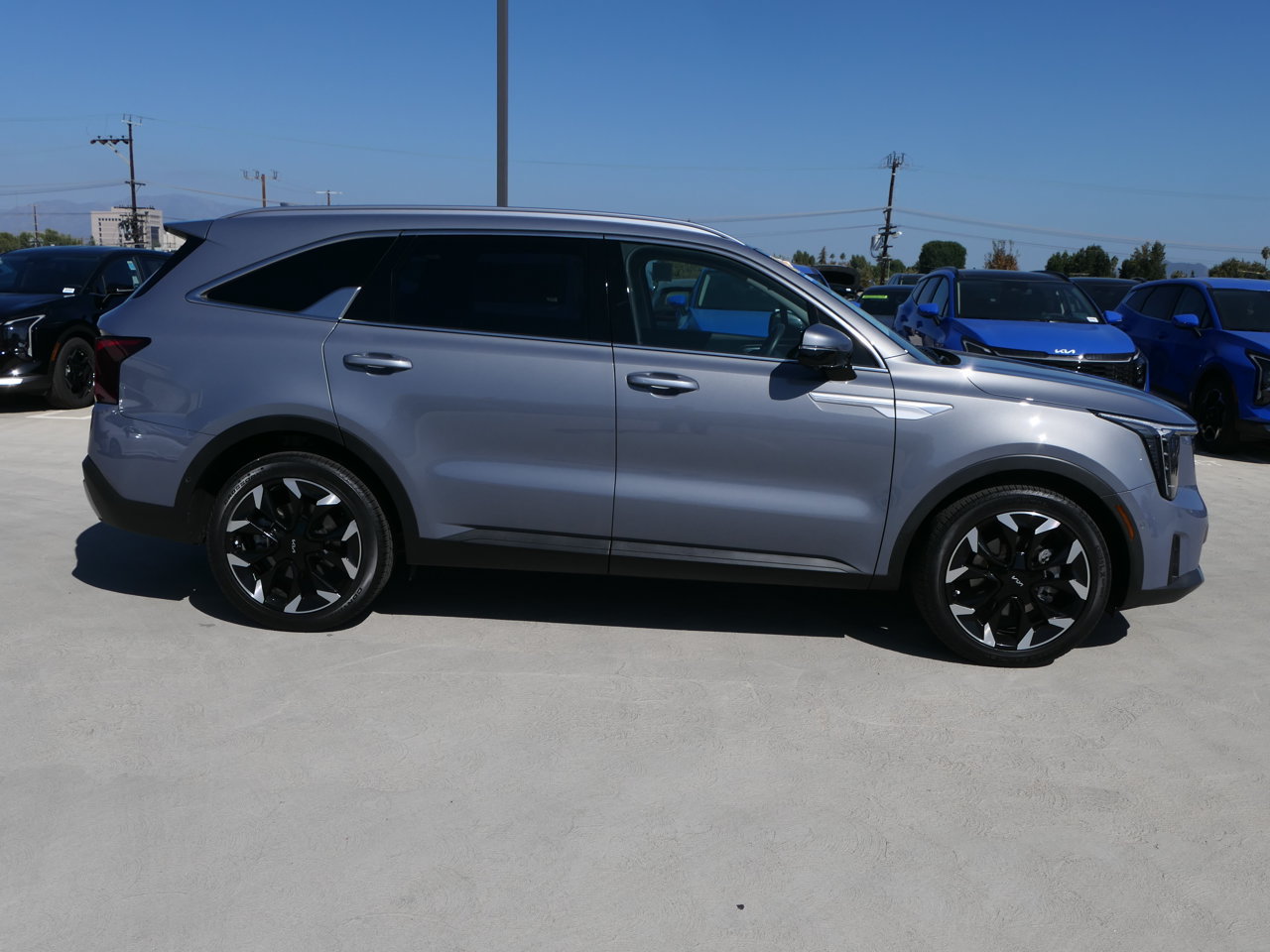 Used 2024 Kia Sorento SX FWD image 2