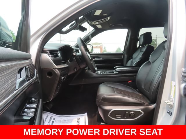Used 2023 Jeep Wagoneer L Series II AWD/4WD image 18