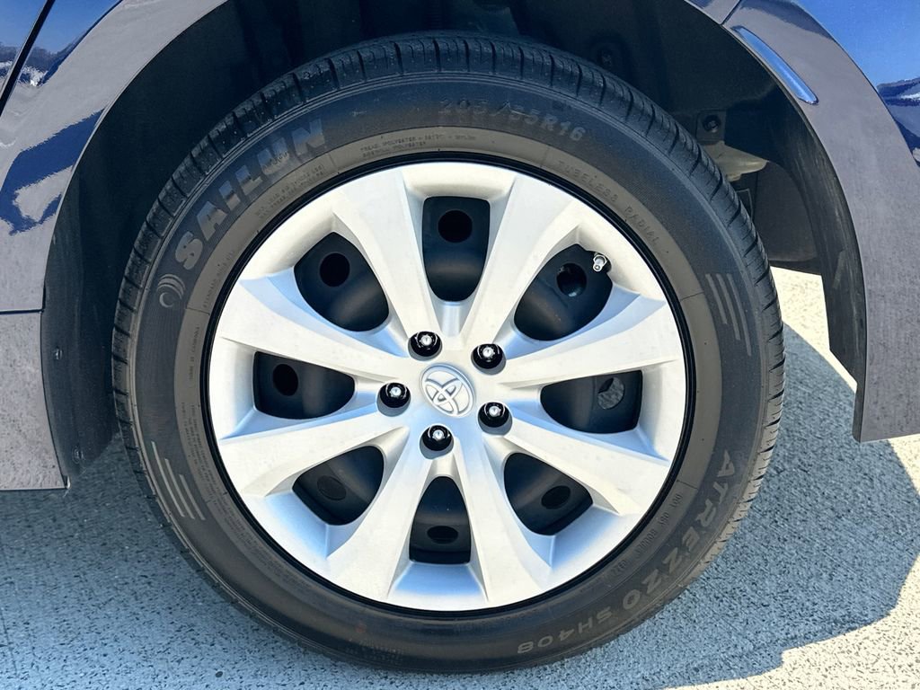 Used 2023 Toyota Corolla LE w/ Carpet Mat Package (TMS) image 32