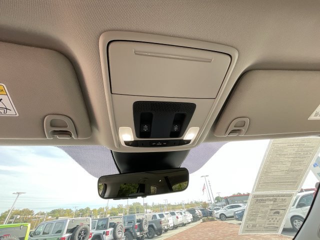 Used 2023 Honda Pilot Touring image 25