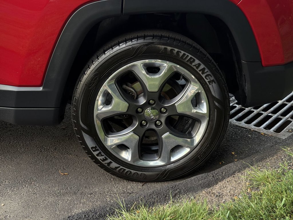 Used 2018 Jeep Compass Limited w/ Navigation Group AWD/4WD image 11