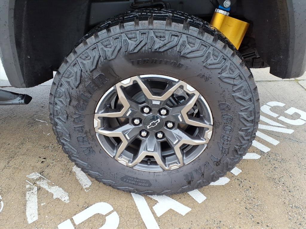 Used 2024 Chevrolet Colorado ZR2 w/ ZR2 Convenience Package III image 8