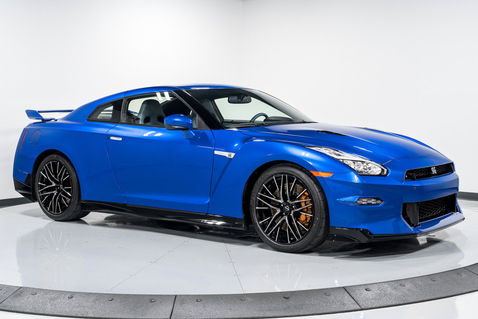 Used 2024 Nissan GT-R w/ Floor Mat Package AWD/4WD image 35