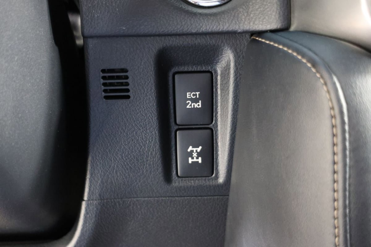 Used 2023 Lexus GX 460 Premium w/ Accessory Package AWD/4WD image 18