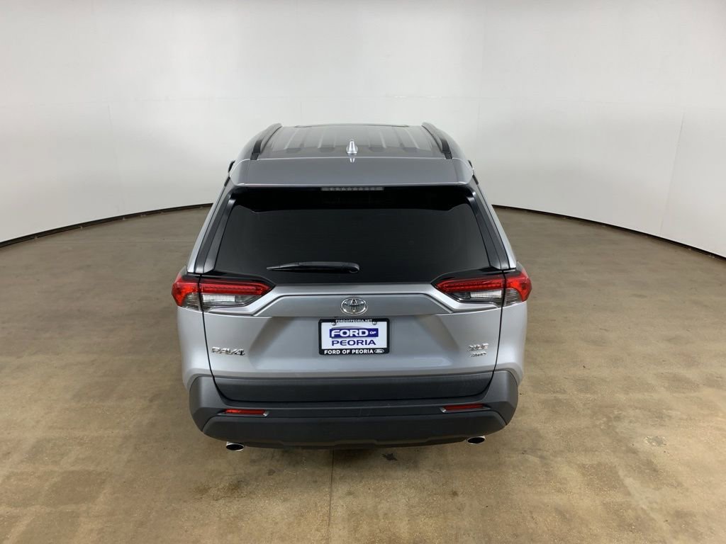 Used 2022 Toyota RAV4 XLE w/ Convenience Package AWD/4WD image 11