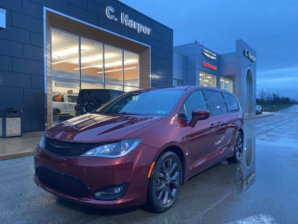 Certified 2020 Chrysler Pacifica Touring w/ S Appearance Package image 5